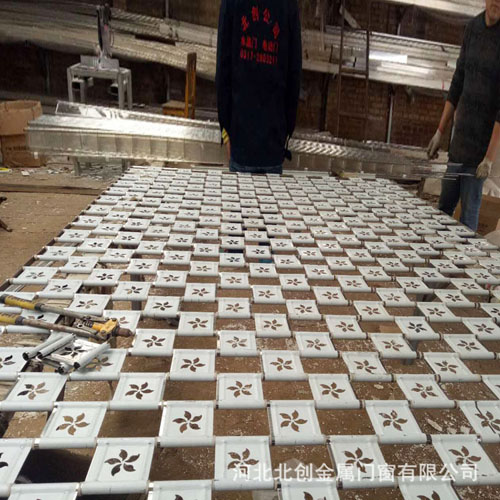 9459221381_1768767194.jpg